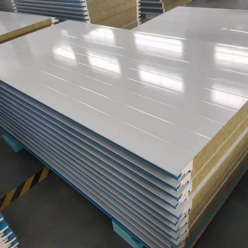 聚氨酯封边岩棉瓦楞夹芯板 高效保温与安全防火的完美结合