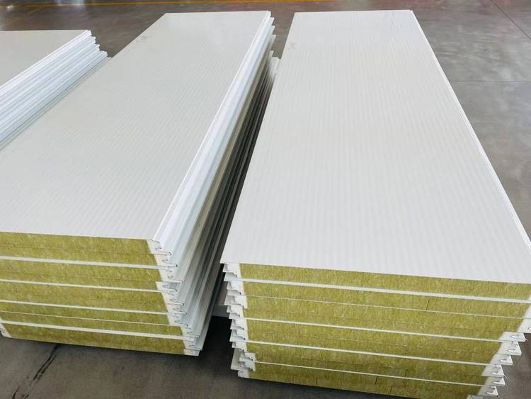 聚氨酯封边岩棉夹芯板 卓越性能的三明治复合外墙解决方案